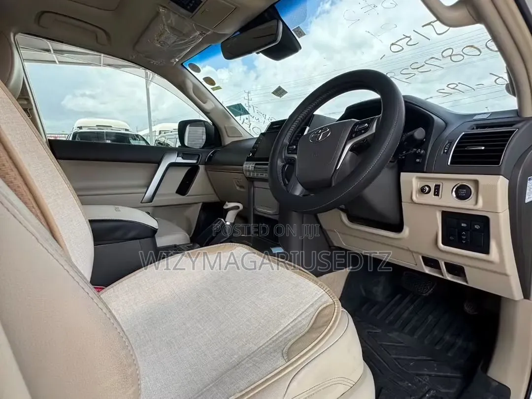 Toyota Land Cruiser Prado 2.8 2023 White
