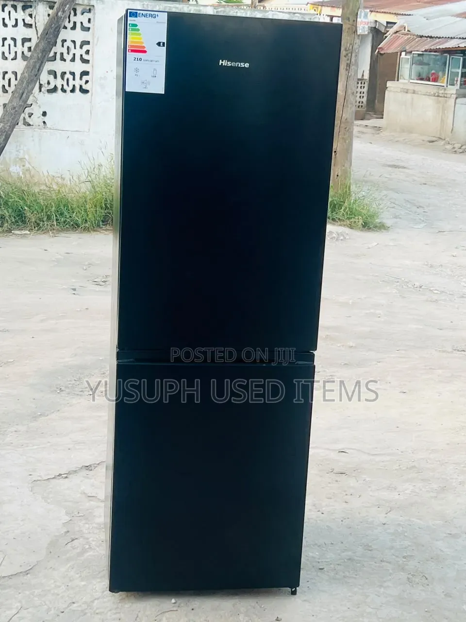 Hisense Friji // 230L //