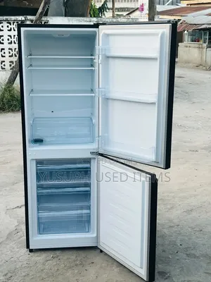 Hisense Friji // 230L //