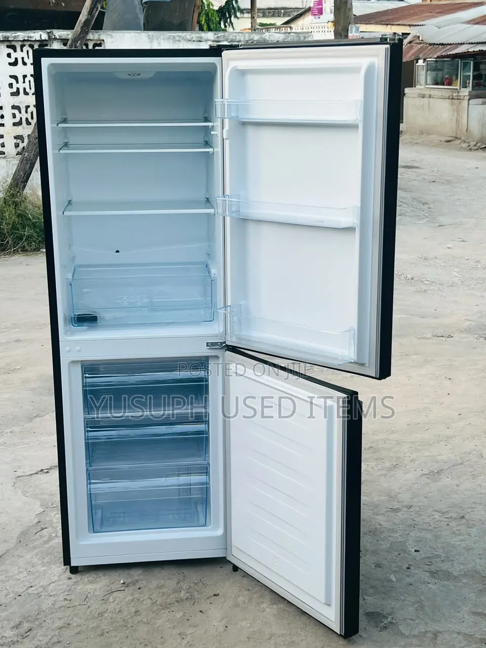 Hisense Friji // 230L //