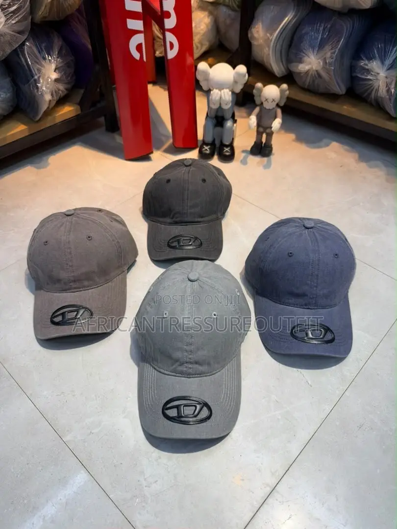 Gucci, Burberry and More Baseball Caps Brands Collection | Buy Now