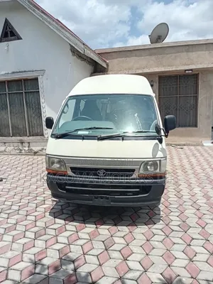 Toyota HiAce 2001 White