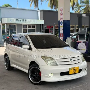 Toyota IST 2004 White