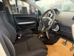Toyota IST 2004 White