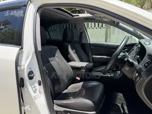 Toyota Crown 2009 White