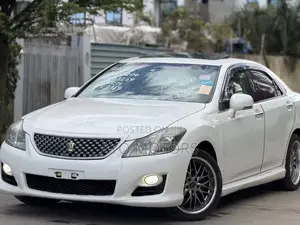 Toyota Crown 2009 White