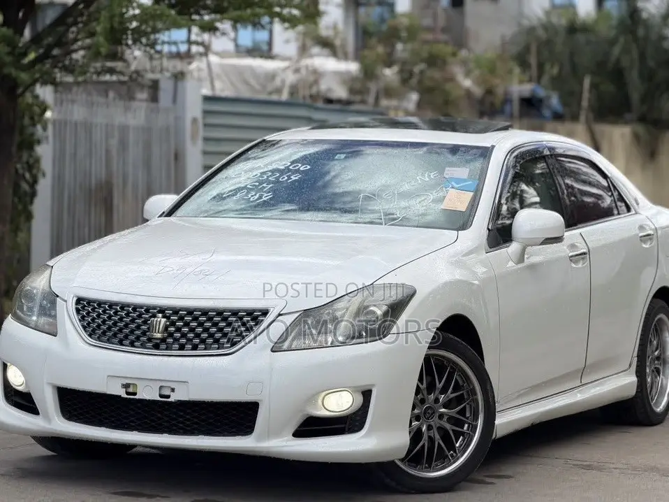 Toyota Crown 2009 White