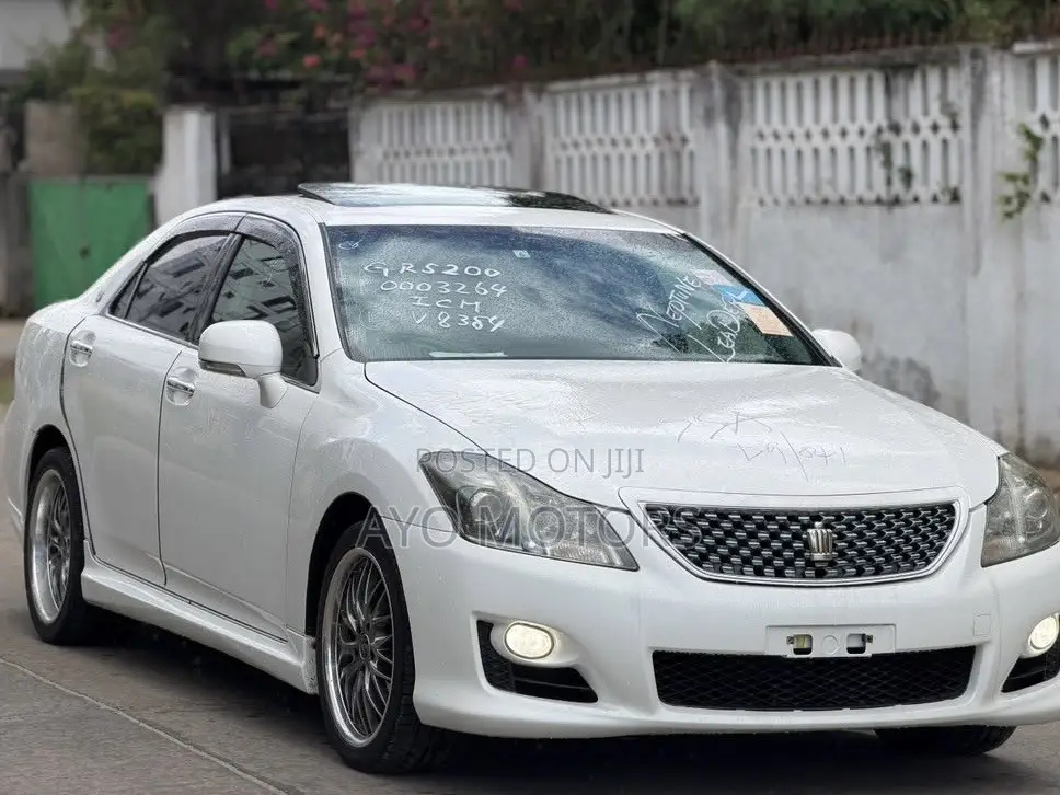 Toyota Crown 2009 White