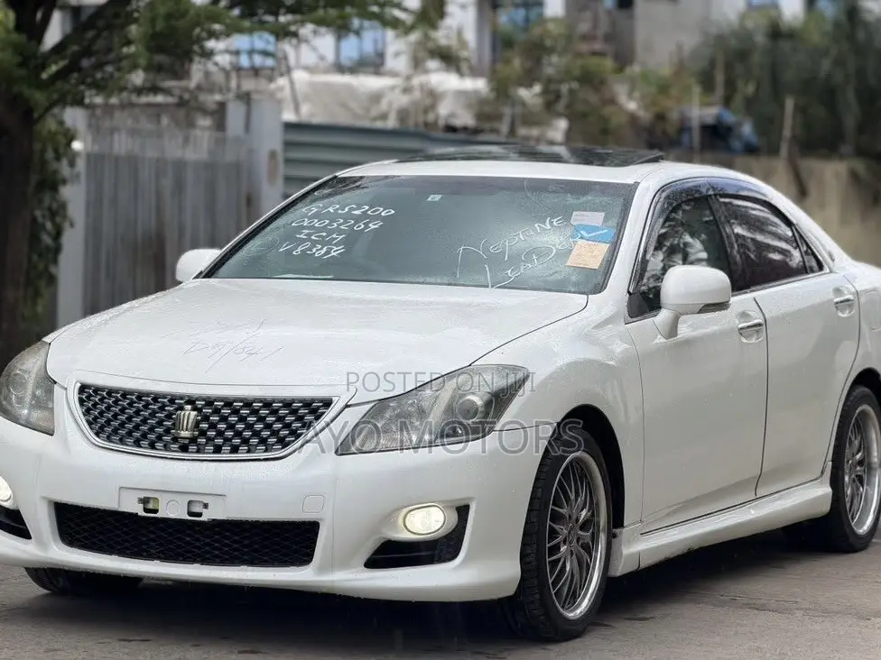 Toyota Crown 2009 White