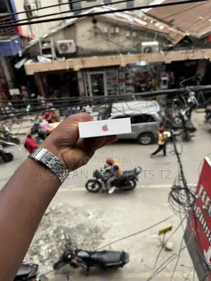 New Apple iPhone 16 128 GB Pink