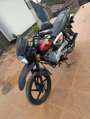 New Bajaj Boxer X125 2023 Red