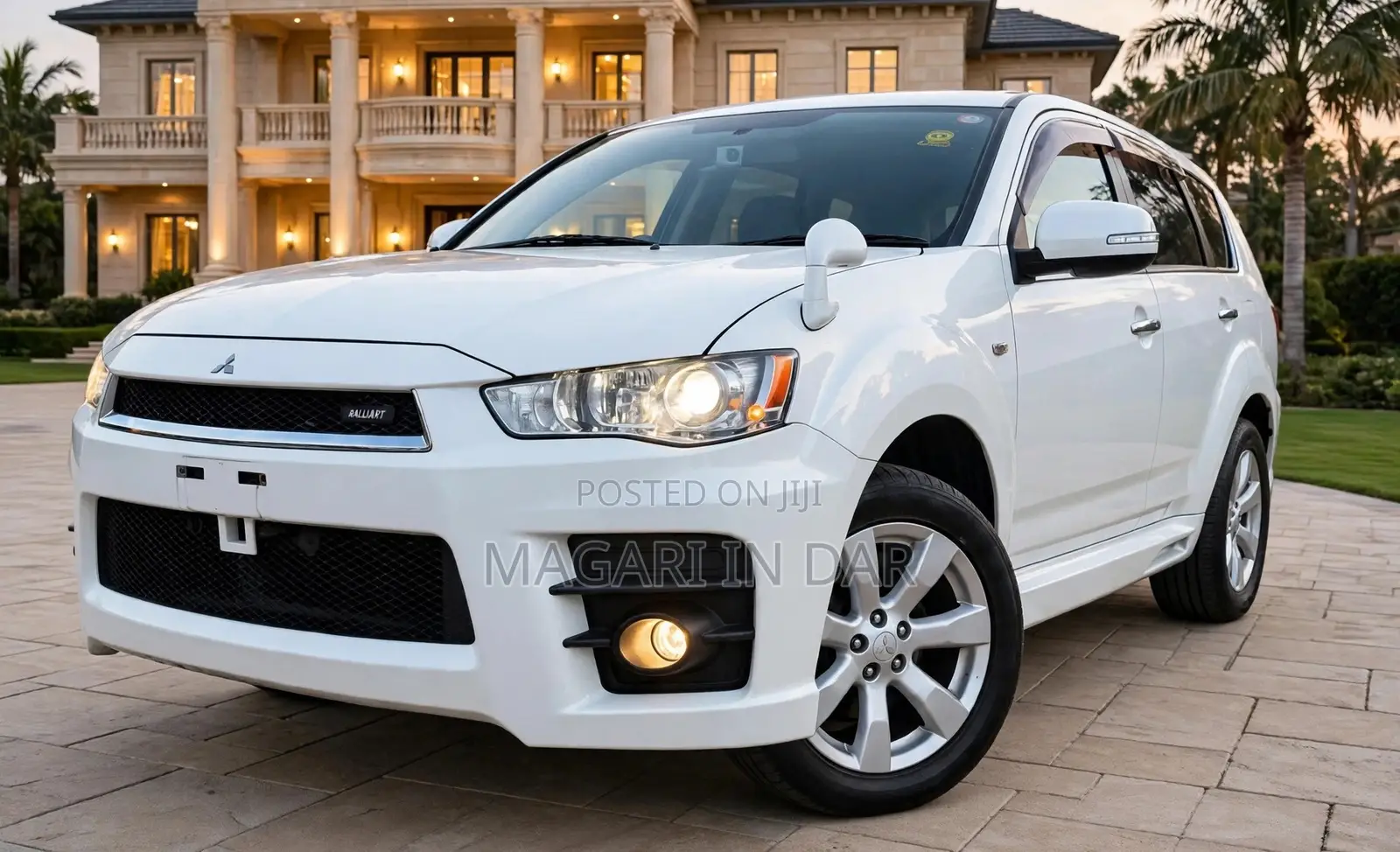 Mitsubishi Outlander 2011 White
