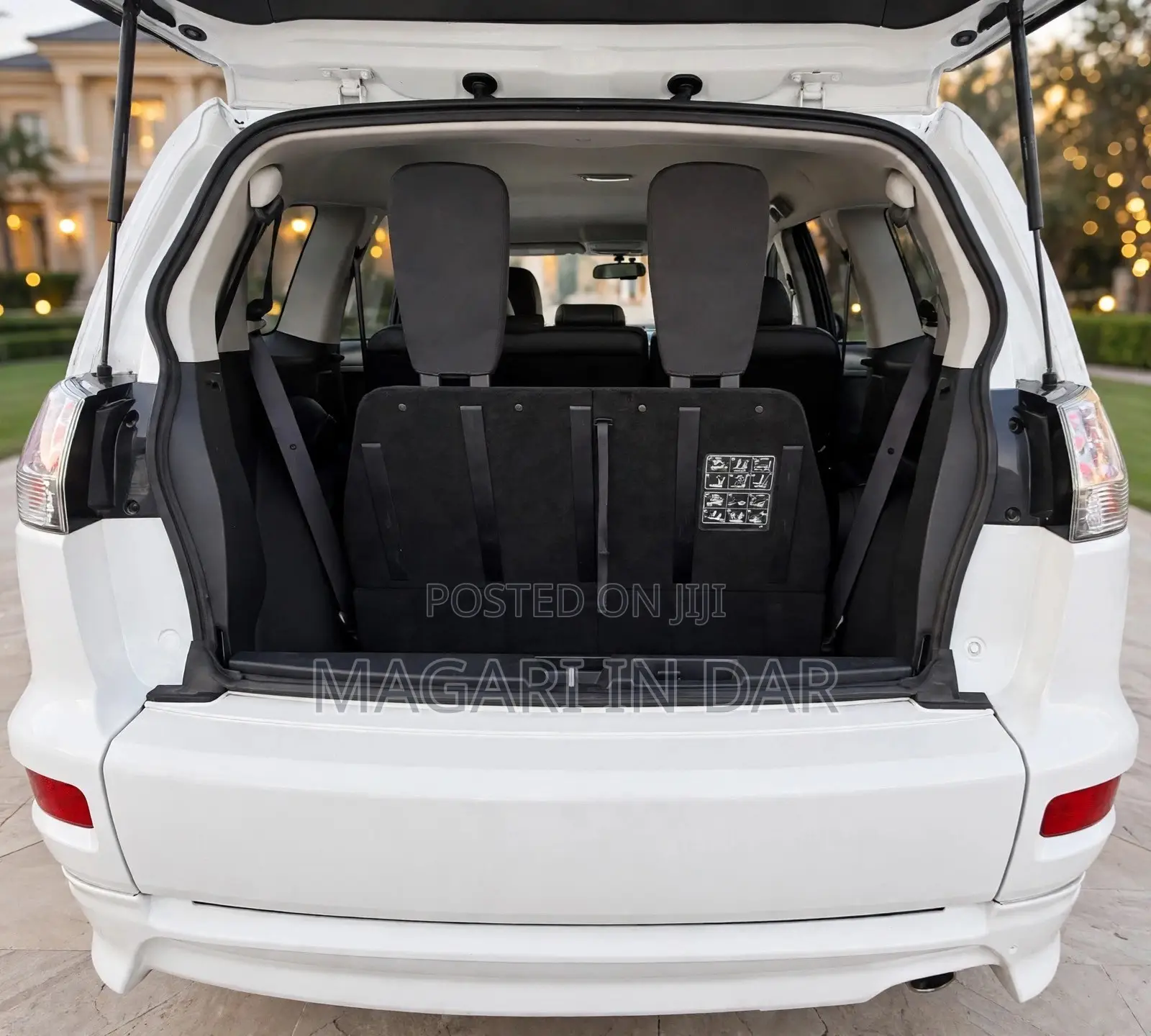 Mitsubishi Outlander 2011 White