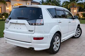 Mitsubishi Outlander 2011 White
