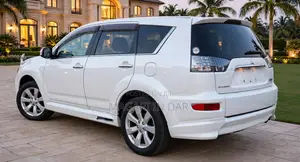 Mitsubishi Outlander 2011 White