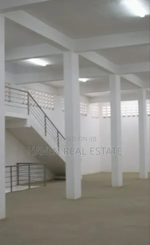 1200sqmt Godown for Rent at Changombe