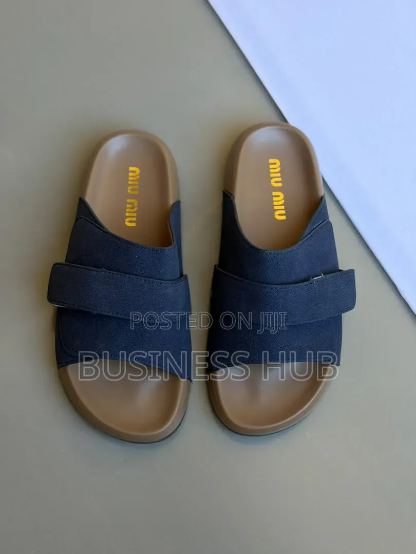 BRAND Niw Sandals Quality