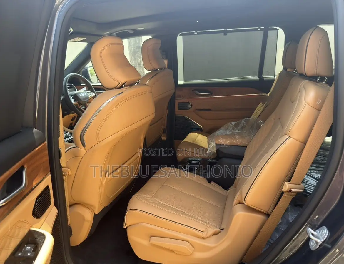Jeep Cherokee 2023 Gray
