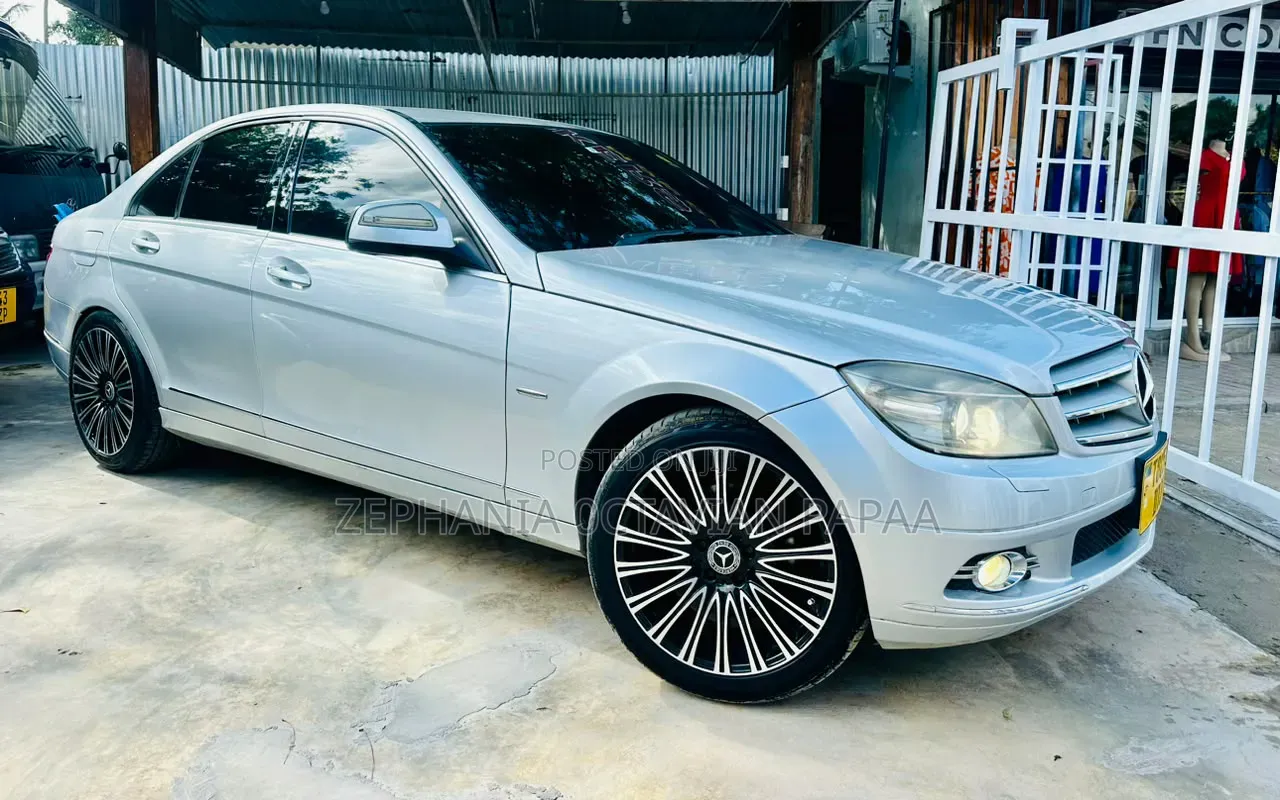 Mercedes-Benz C-Class 2007 Silver