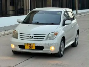 Toyota IST 2006 White