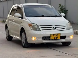 Toyota IST 2006 White