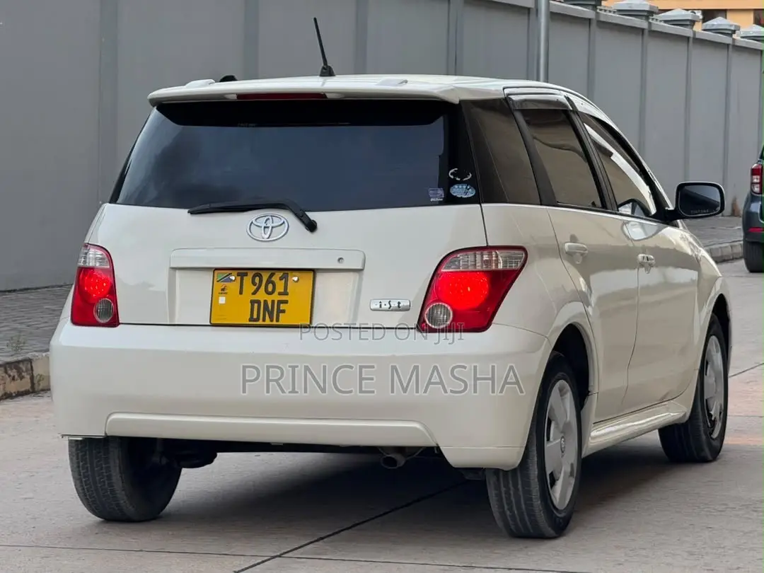 Toyota IST 2006 White