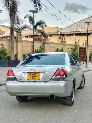 Toyota Mark II 2000 Silver
