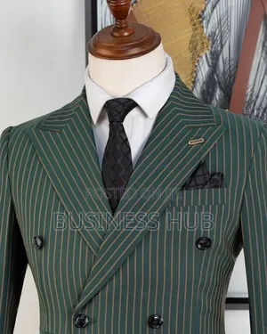 Suit Ya Kijani Yenye Mistari Ya Urembo
