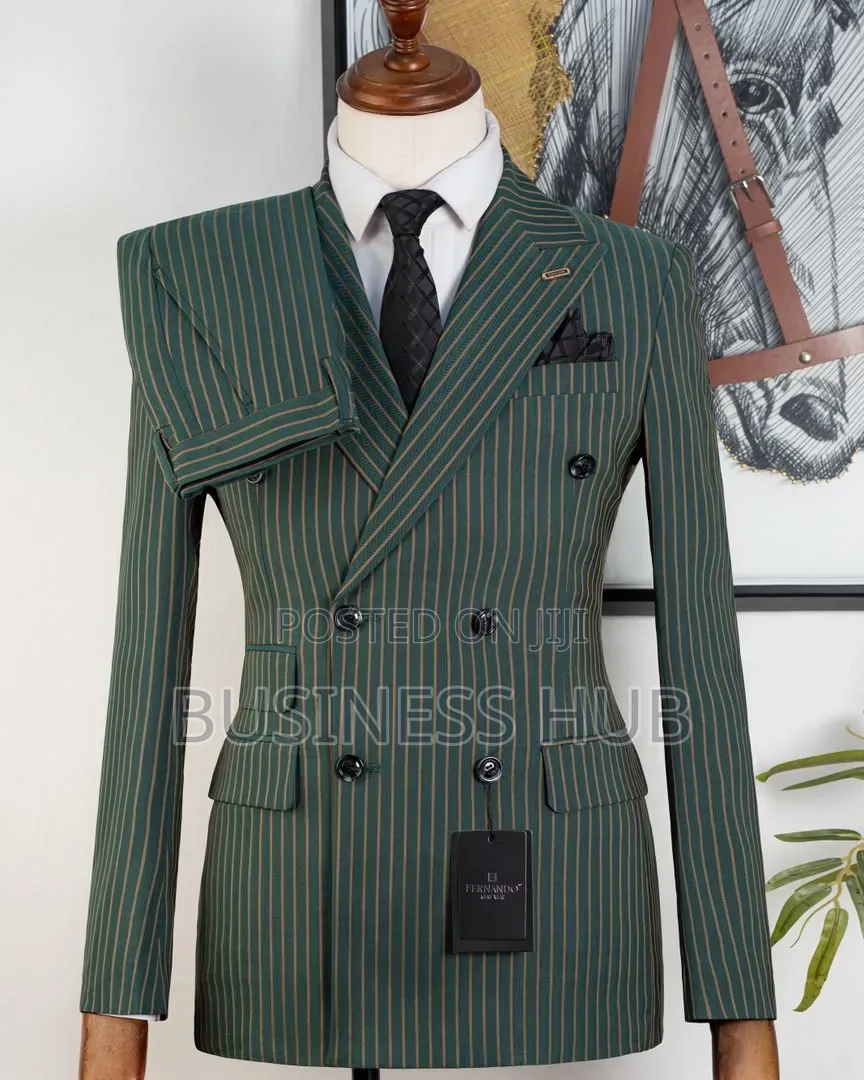 Suit Ya Kijani Yenye Mistari Ya Urembo