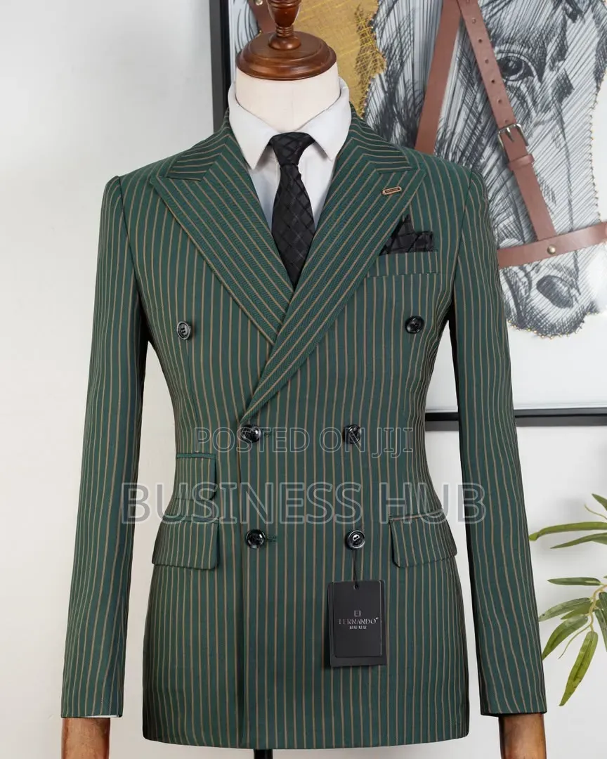 Suit Ya Kijani Yenye Mistari Ya Urembo