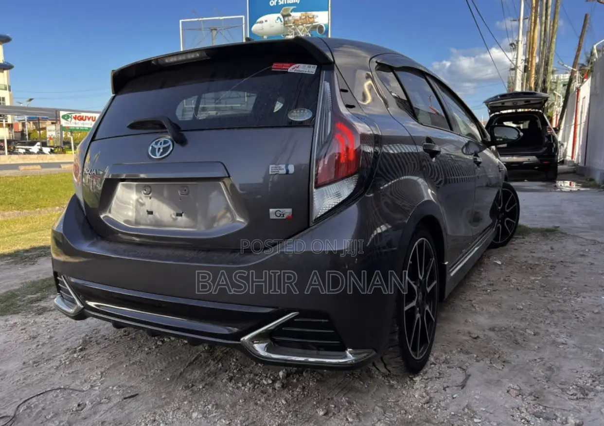 Toyota Aqua 2016 Gray