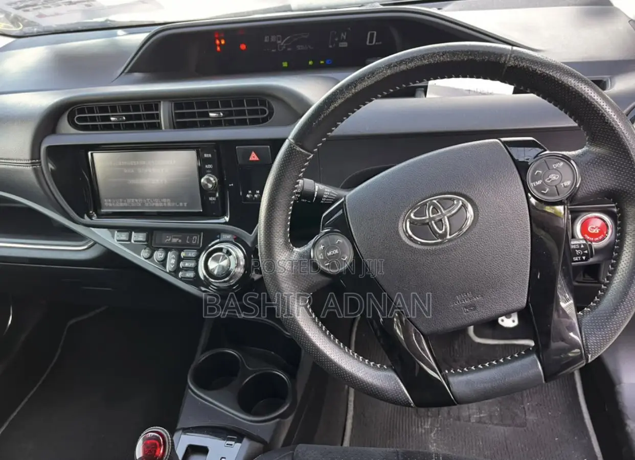 Toyota Aqua 2016 Gray