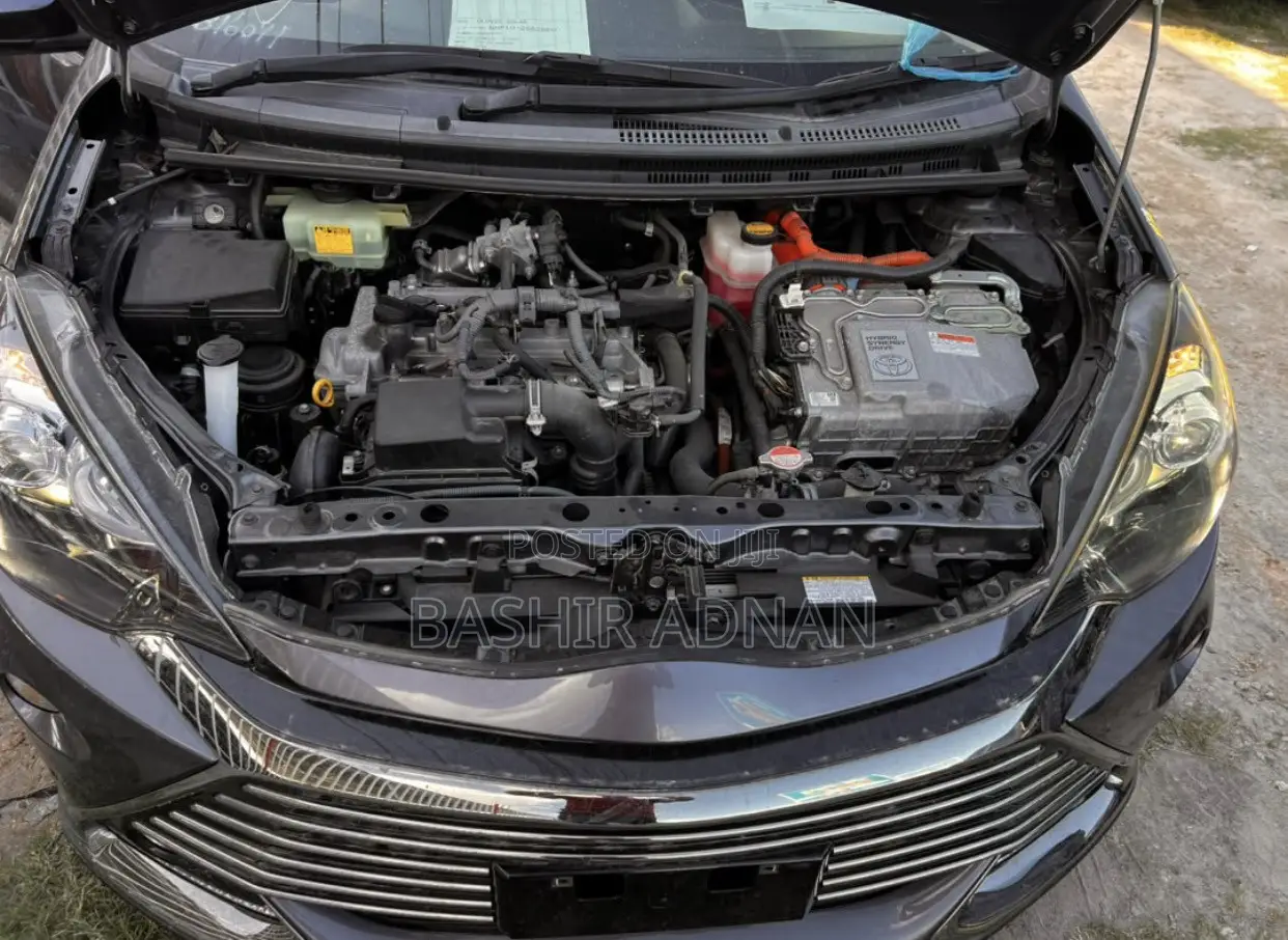 Toyota Aqua 2016 Gray