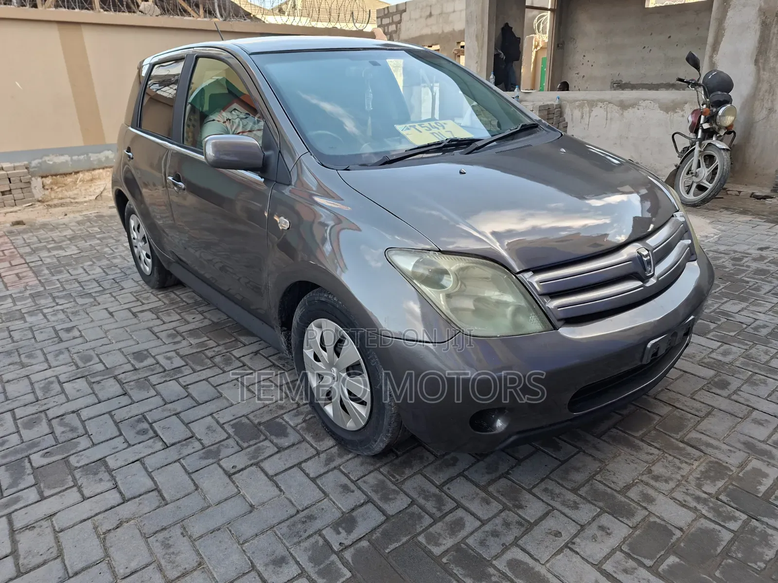 Toyota IST 2005 Gray