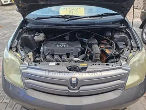 Toyota IST 2005 Gray