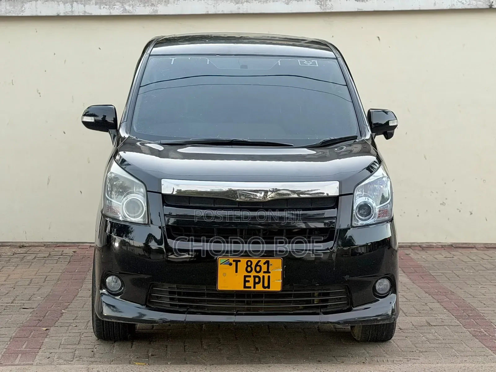 Toyota Noah 2010 Black