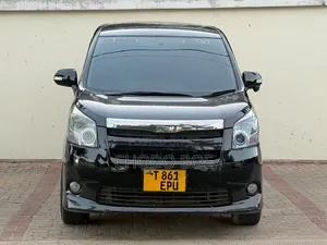Toyota Noah 2010 Black