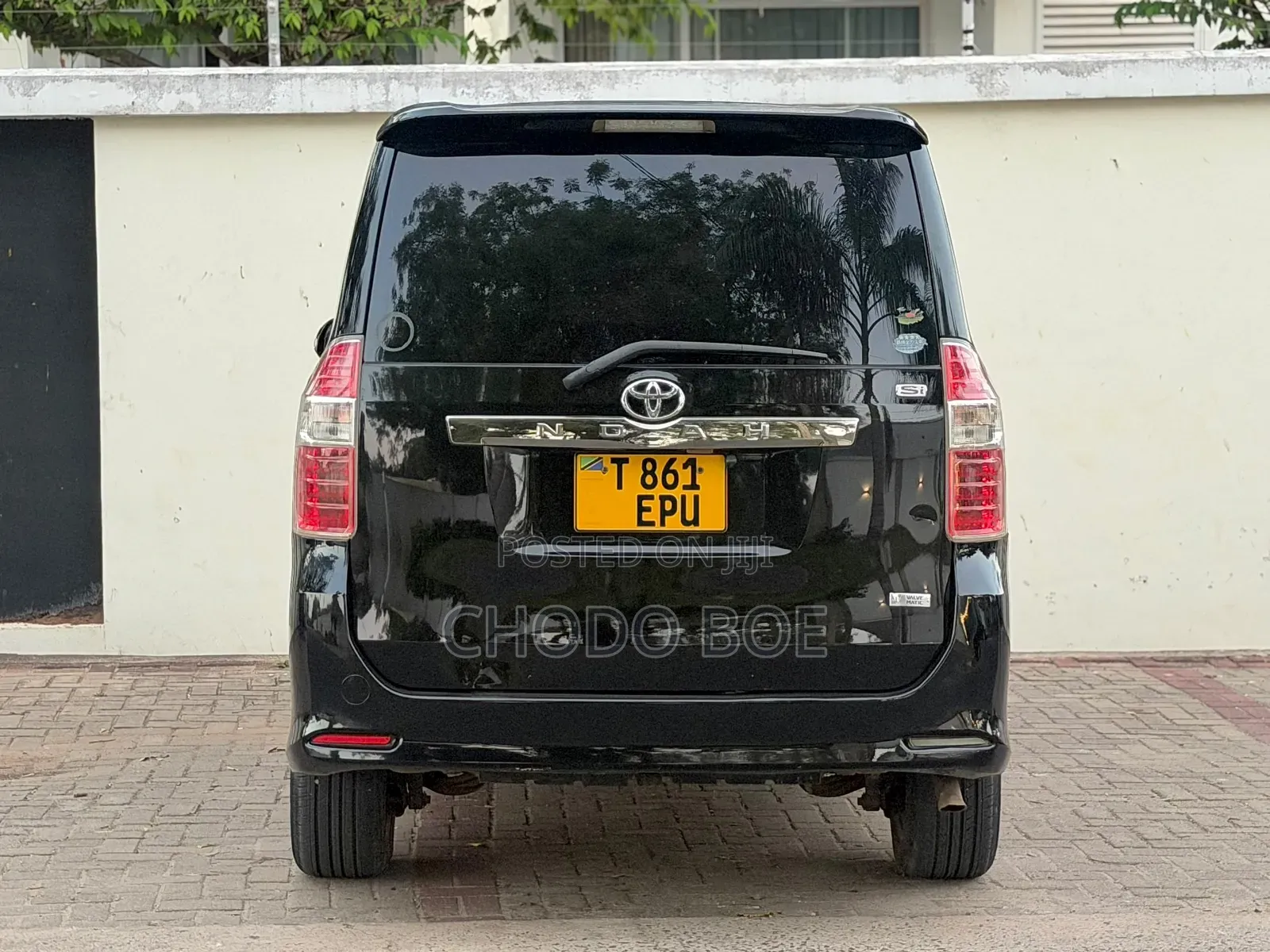 Toyota Noah 2010 Black