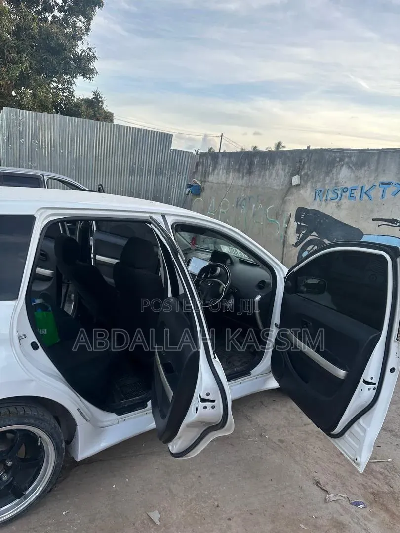 Toyota IST 2005 White