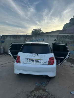 Toyota IST 2005 White