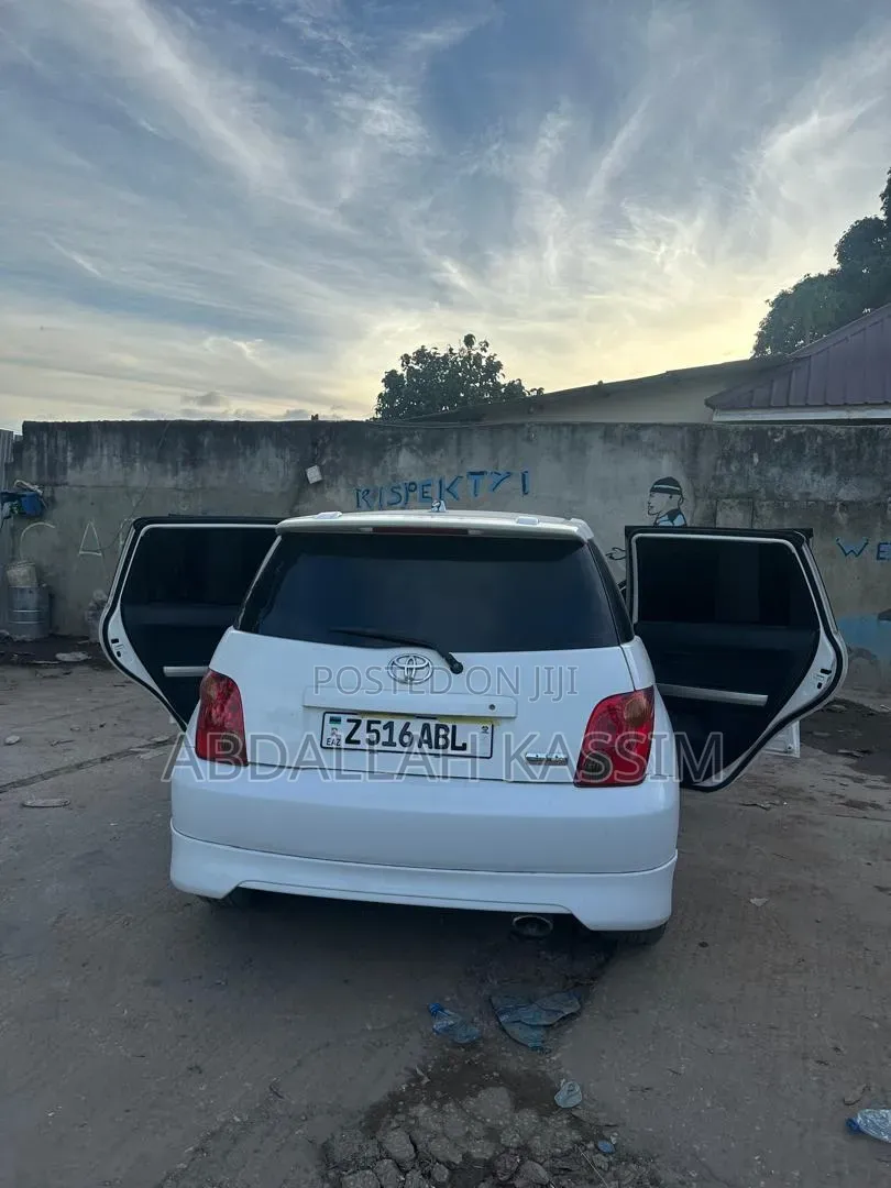 Toyota IST 2005 White