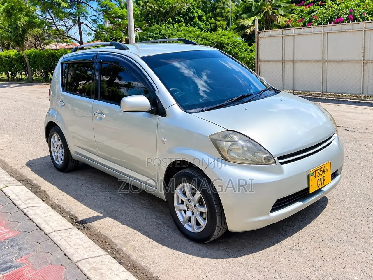 Toyota Passo 2004 Silver