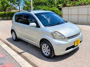 Toyota Passo 2004 Silver