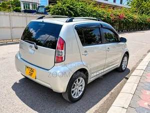 Toyota Passo 2004 Silver