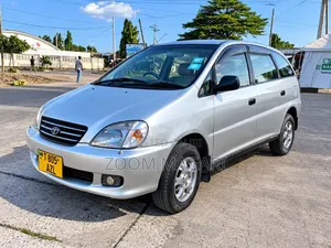 Toyota Nadia 2000 Silver