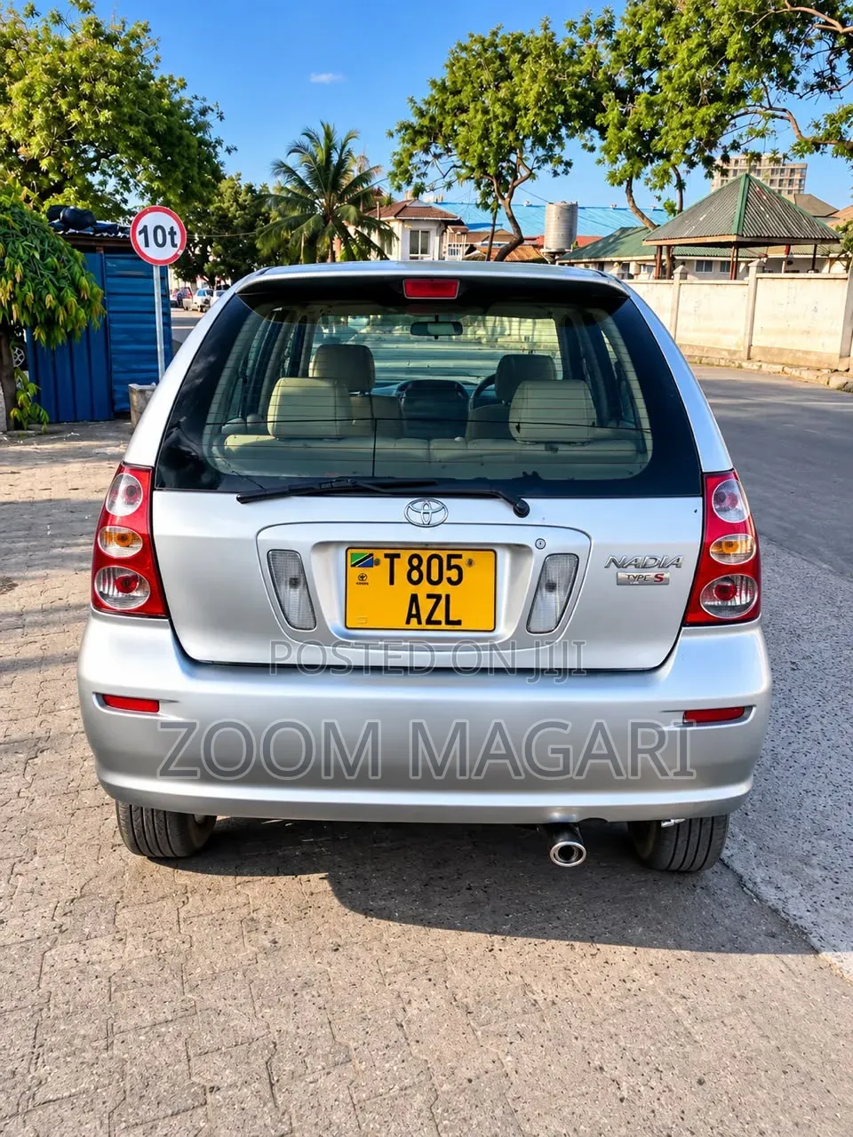 Toyota Nadia 2000 Silver