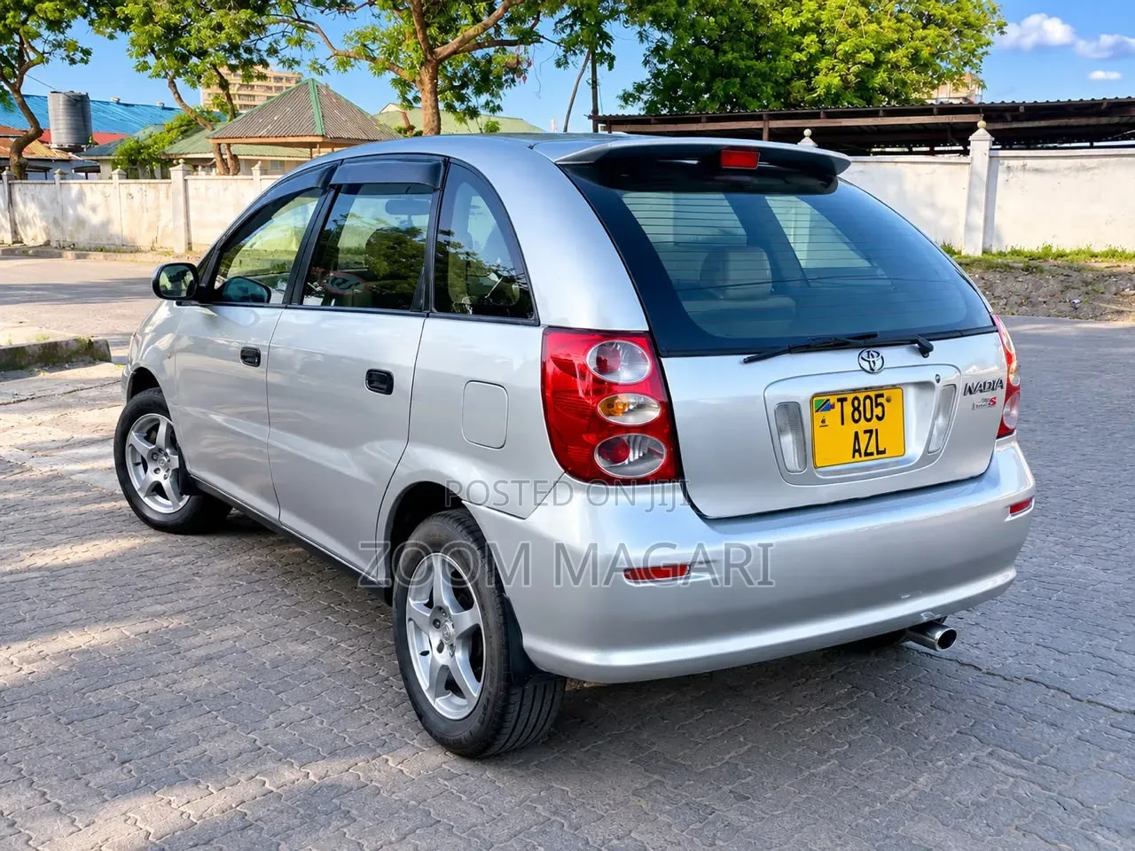 Toyota Nadia 2000 Silver