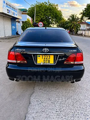 Toyota Crown Royale 2005 Black