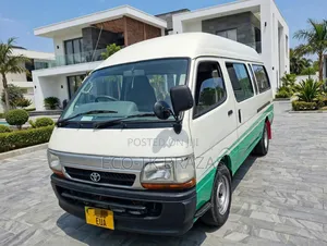 Toyota HiAce 2002 White
