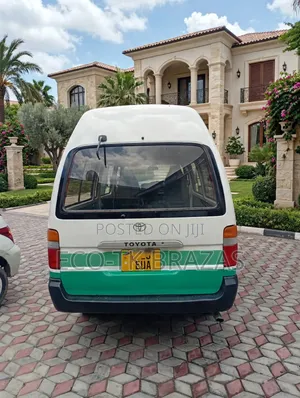Toyota HiAce 2002 White